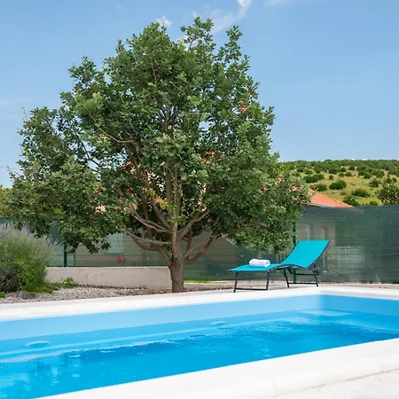 Dalmatina بيت للعطل