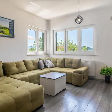 Prázdninový dům Dalmatina *